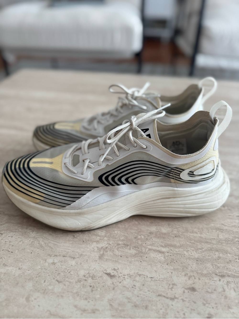 APL Streamline M Sneakers in Off-White